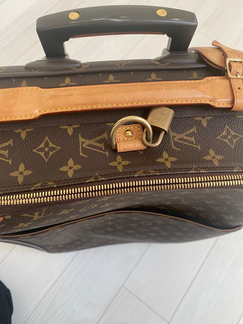 Louis Vuitton ルイヴィトンキャリーケース