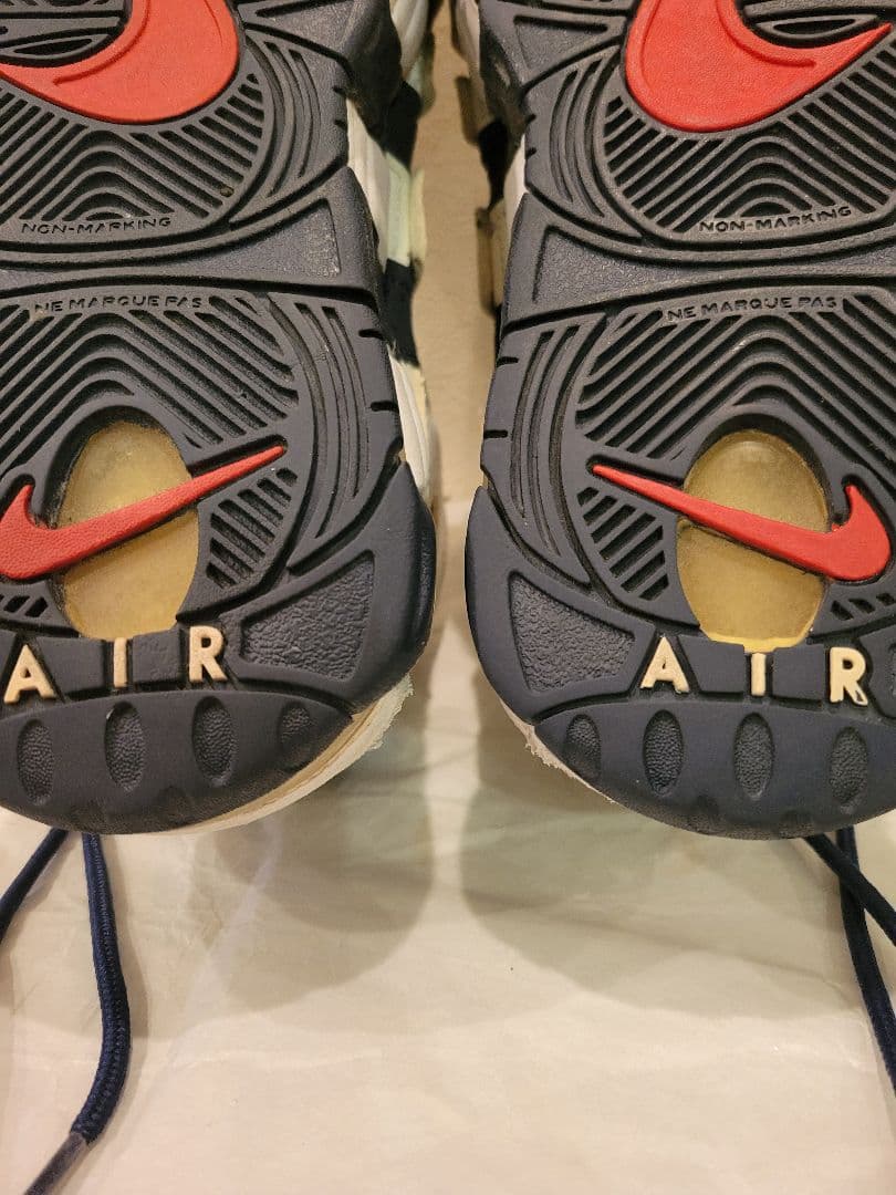 NIKE　モアテン　24.5