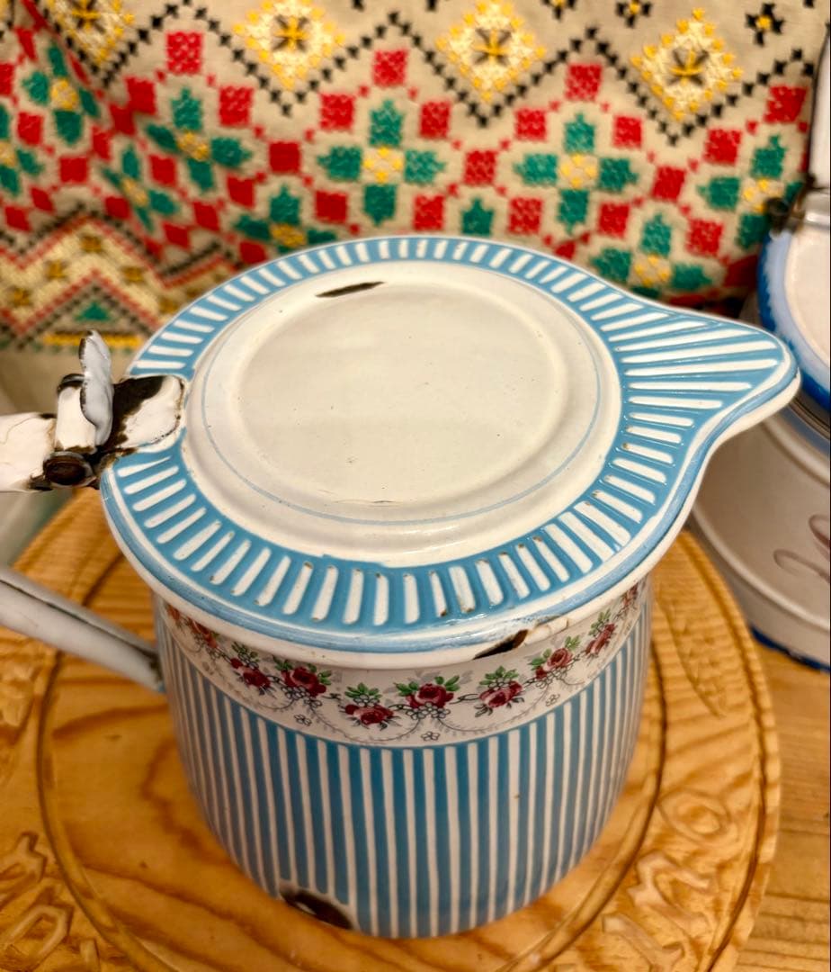 ◆激レア希少品◆アンティークホーローBB社水色ローズガーランド柄♡蓋付ピッチャー