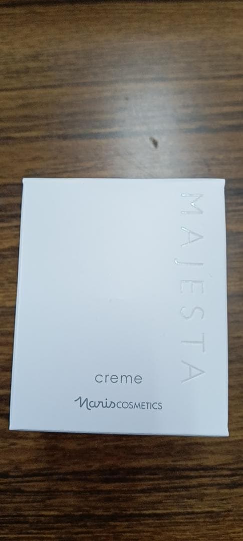 マジェスタ クリーム 肌の上で自在に伸縮するクリーム2品、先行発売 | 株式会社ナリス化粧品