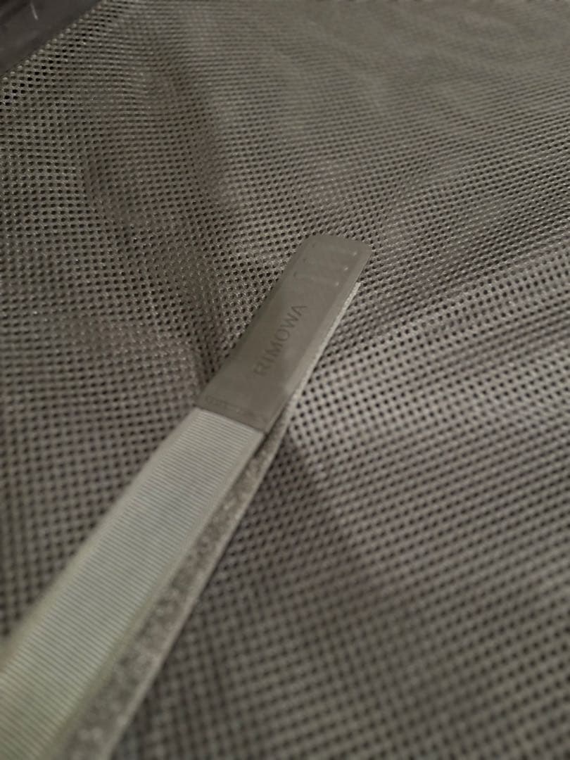 【お盆SALE】現行品　RIMOWAリモワ　スーツケース　ハイブリッド