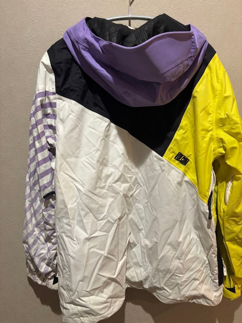 スノーボードウェア、ゴーグル、手袋