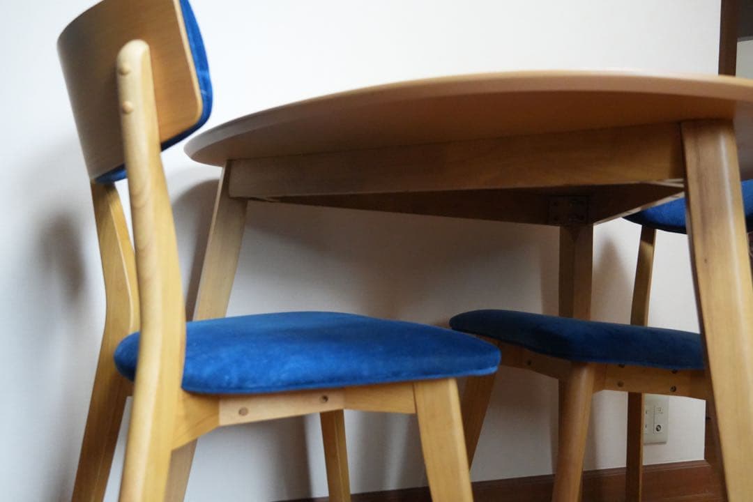 【美品】ピングーテーブルとチェア2脚セット(直接引取りOK)