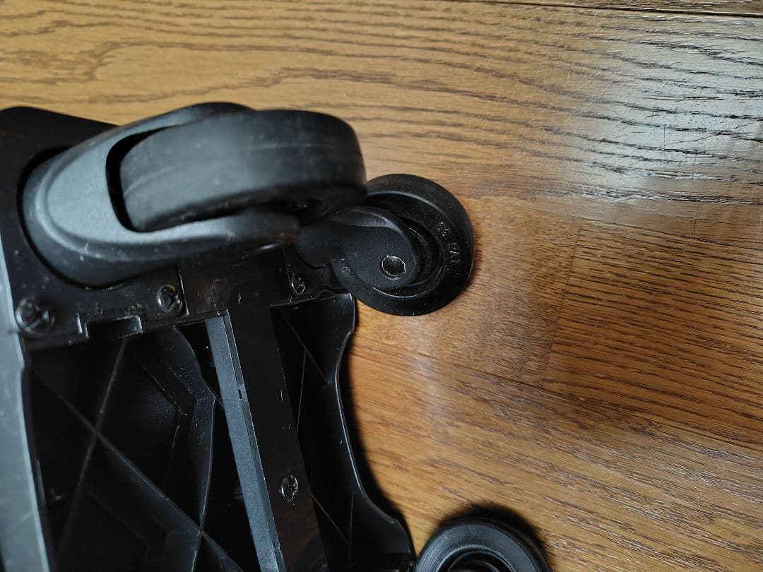 swany スワニーキャリーバッグ　ケース クレーペ　ストッパー付き ブラック