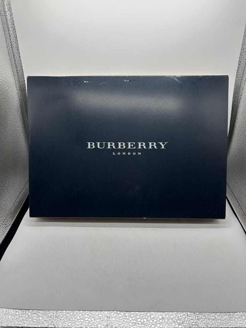 ●《未使用品》BURBERRY ウールひざ掛け ノバチェック 箱付き
