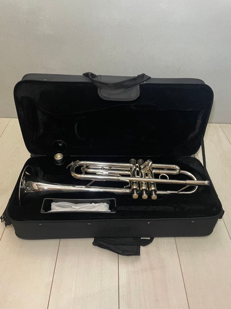 美品　トランペット soleil シルバー　サクラ楽器　セミハードケース付き