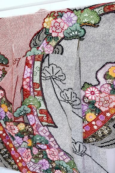 ☆専用☆美品 本振袖 総絞り 赤 墨黒 牡丹 菊 金彩加工 身丈162cm 正絹