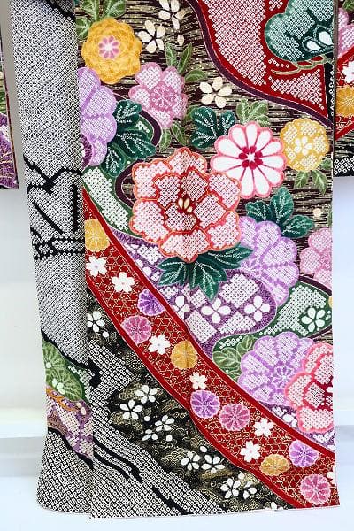 ☆専用☆美品 本振袖 総絞り 赤 墨黒 牡丹 菊 金彩加工 身丈162cm 正絹