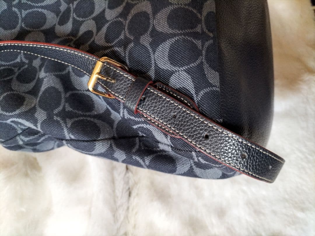 コーチ　COACH リュック　シグネチャー柄　ターンロック　レザー