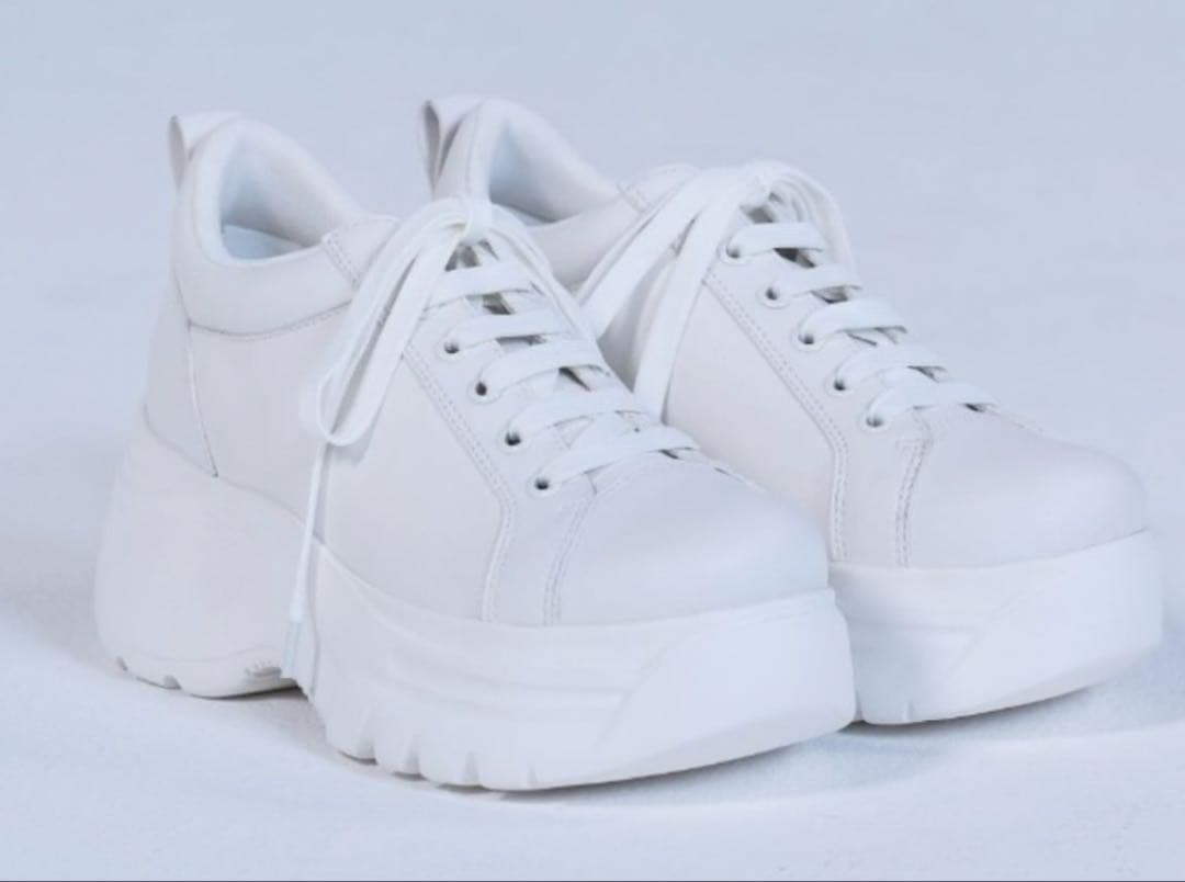 値下げ‼︎早い者勝ち】鈴木亜美さんプロデュース厚底スニーカー M