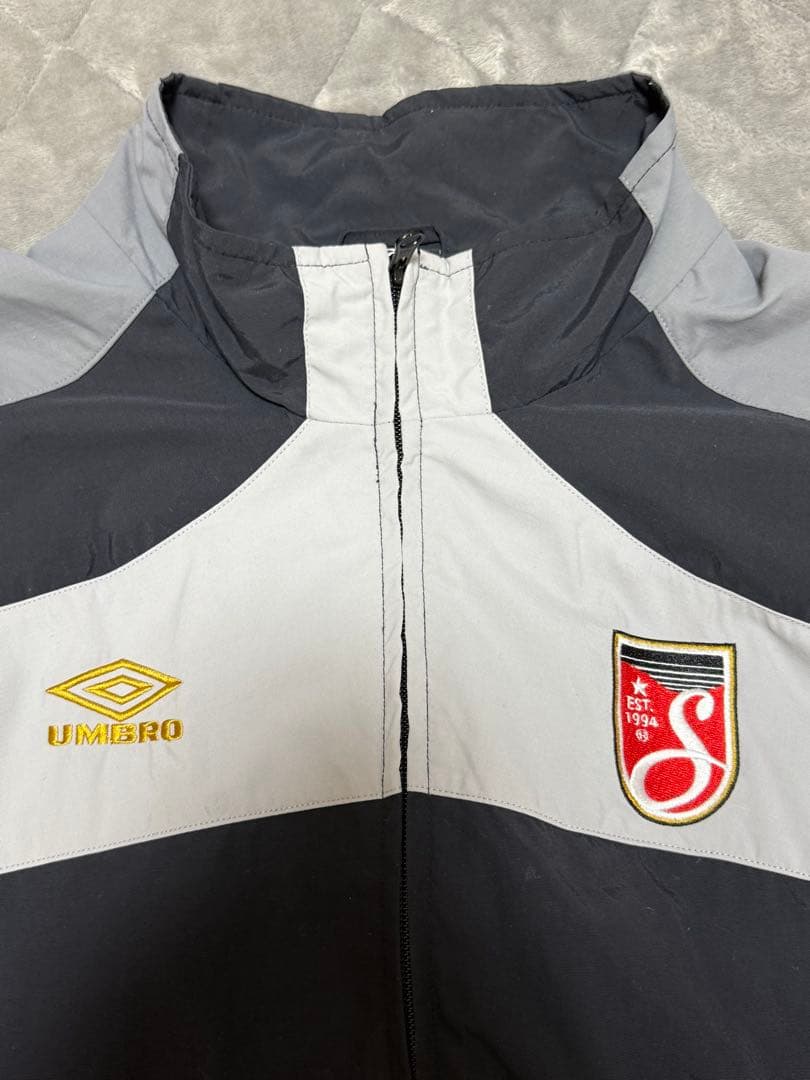 Umbro ウィンドブレーカー L 黒/灰 SUPREME - メルカリ