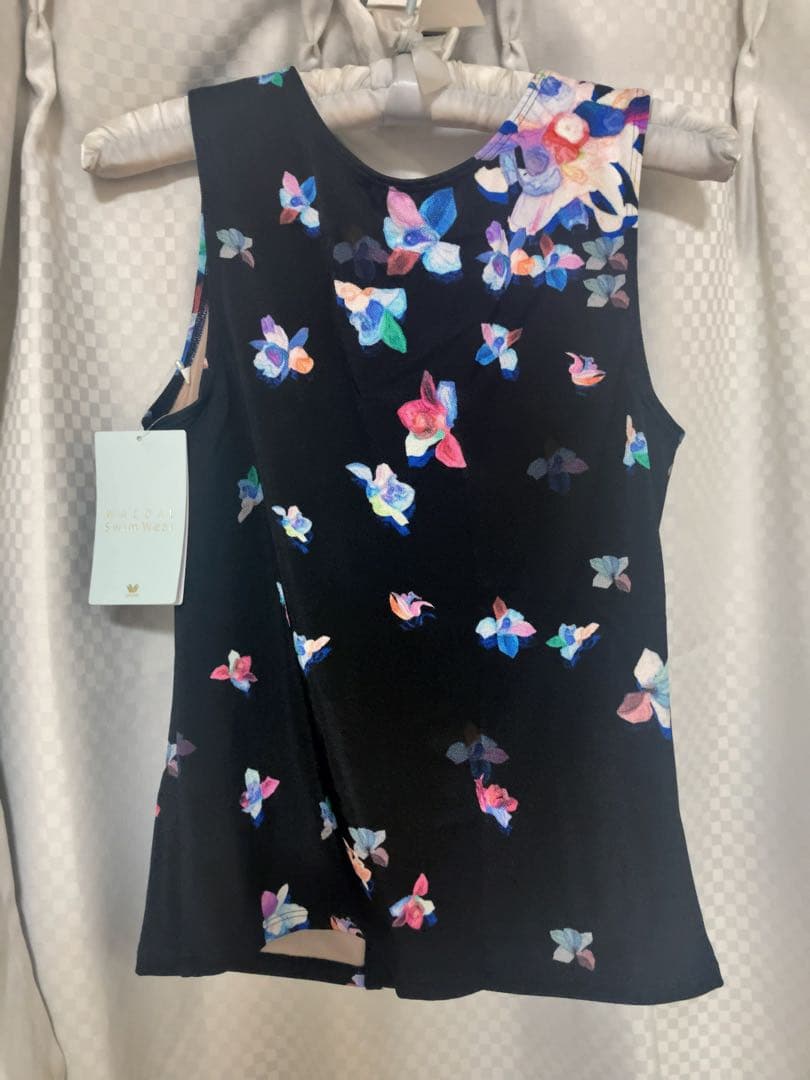 ひーちゃん　ワコールスイムウエア　スポーツ用水着 ノースリーブ花柄