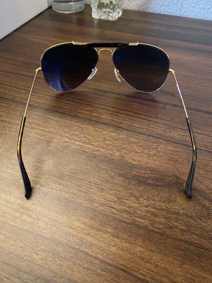 Ray-Ban アビエーター サングラス ゴールド