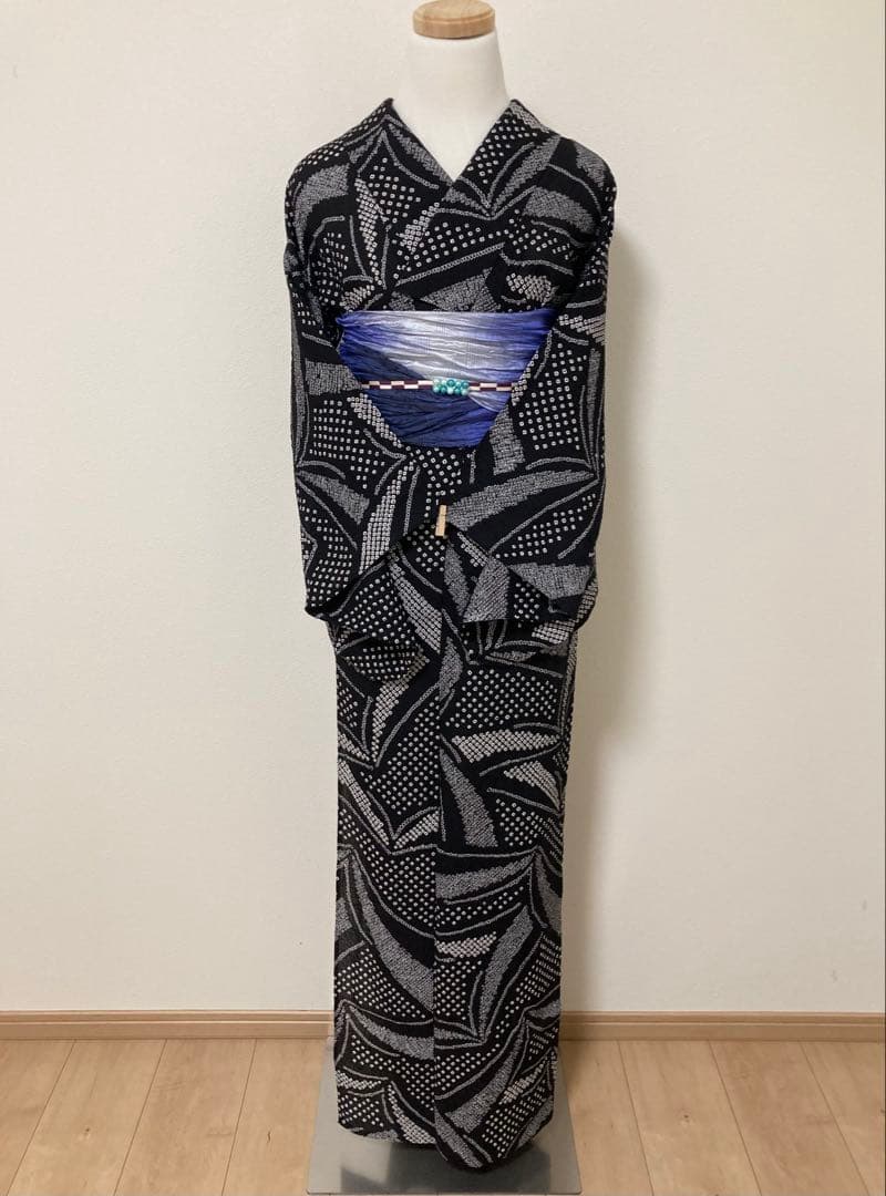 8の日限定セール！ 浴衣 有松鳴海絞り 幾何学模様 裄67cm - メルカリ