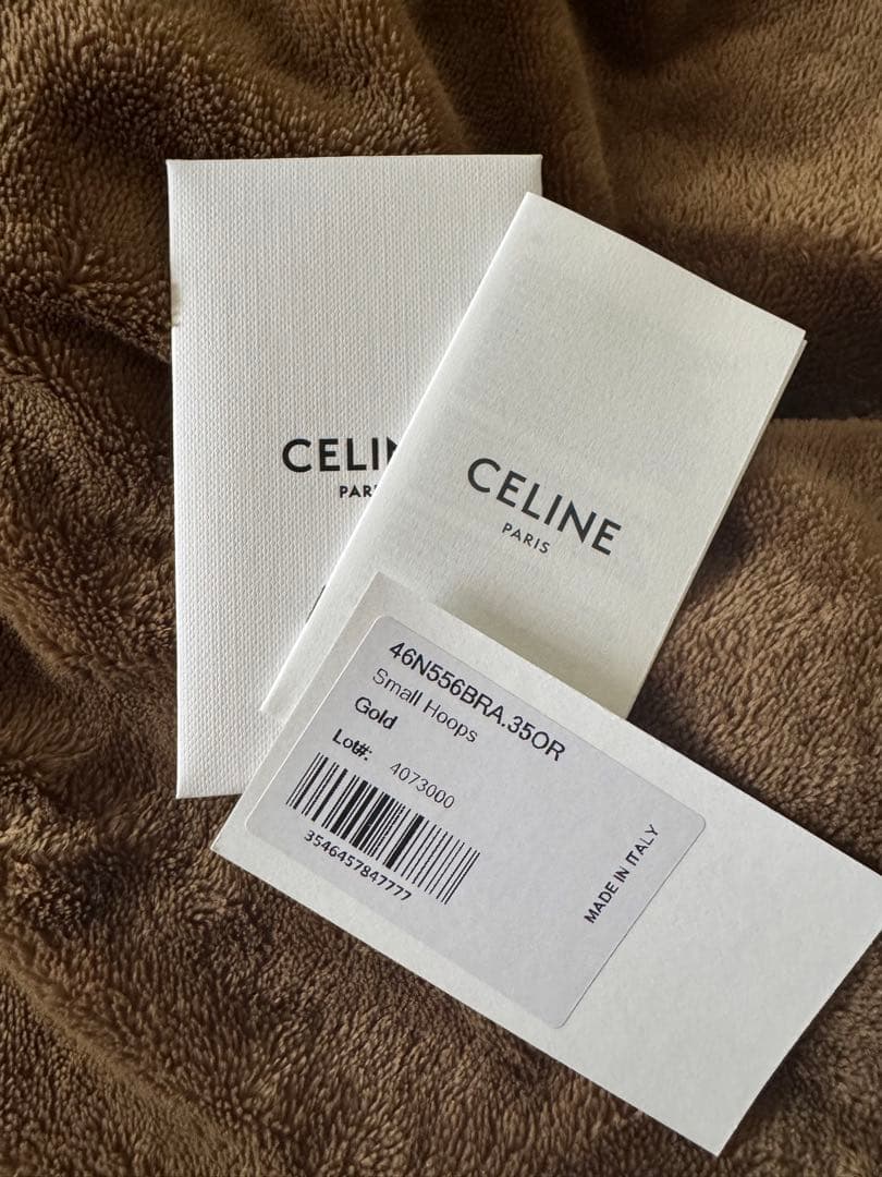 CELINE ゴールド ピアス　スモールフープ　ノット