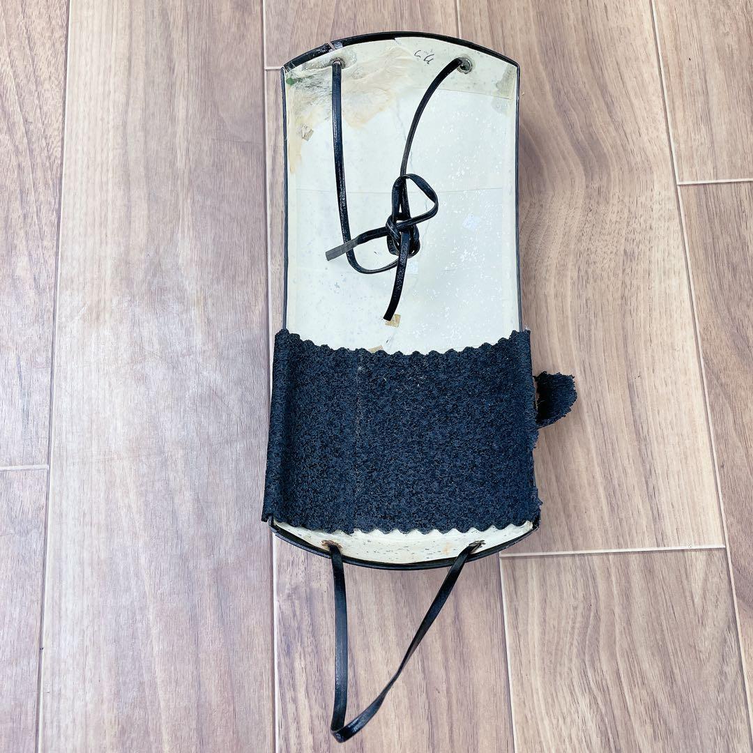 津軽三味線 太棹 段違い二本溝 東さわり トチ紅木 綾杉彫り