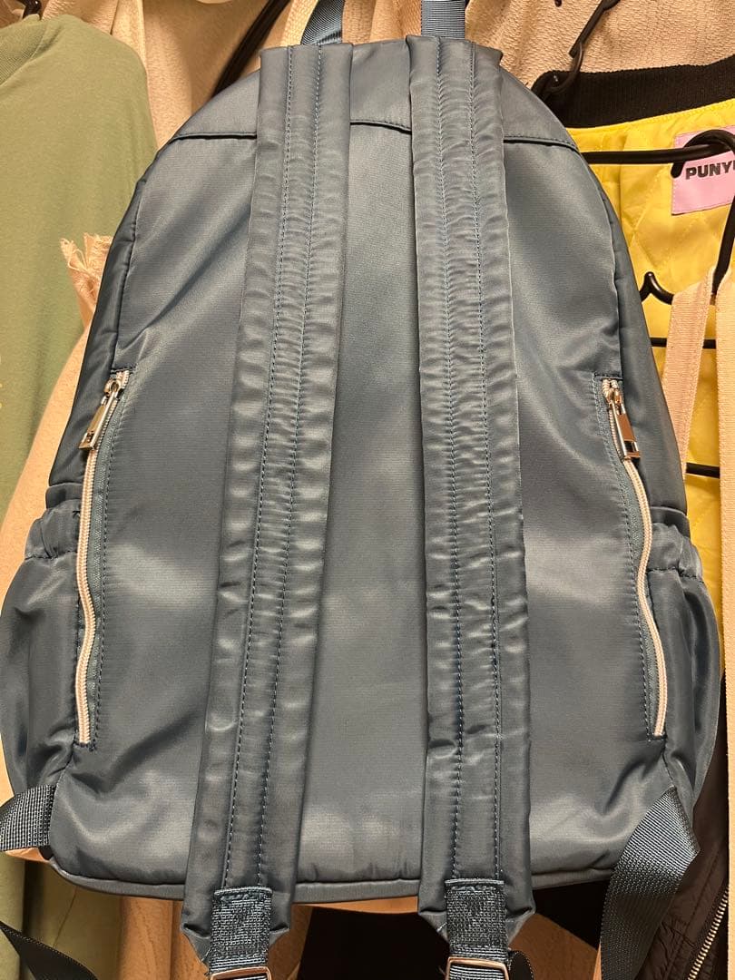 ソクチュウ　so.C.hu 青いナイロンリュック・バックパック