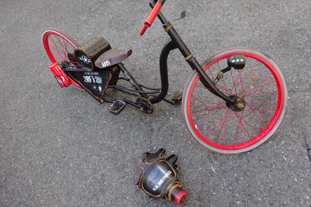 ガレージインテリア ビンテージ感 改チャリ ホットロッド シャコタン ガスマスク