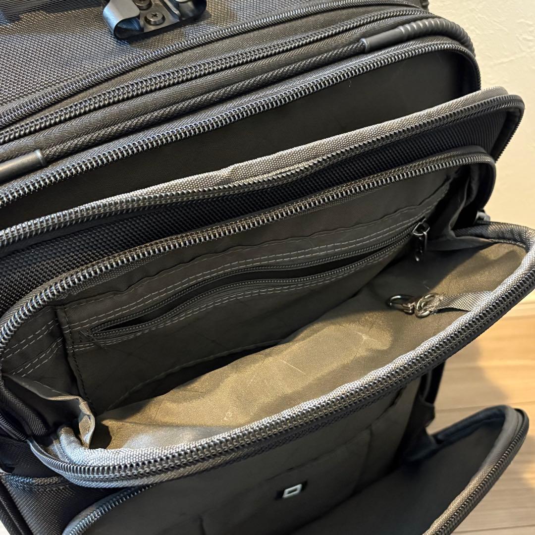 Travelpro FlightCrew 5 22” Expandable