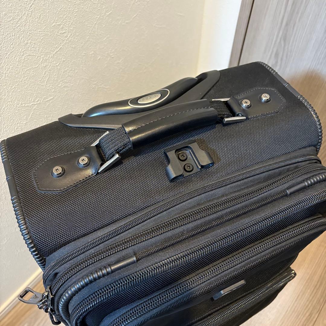 Travelpro FlightCrew 5 22” Expandable