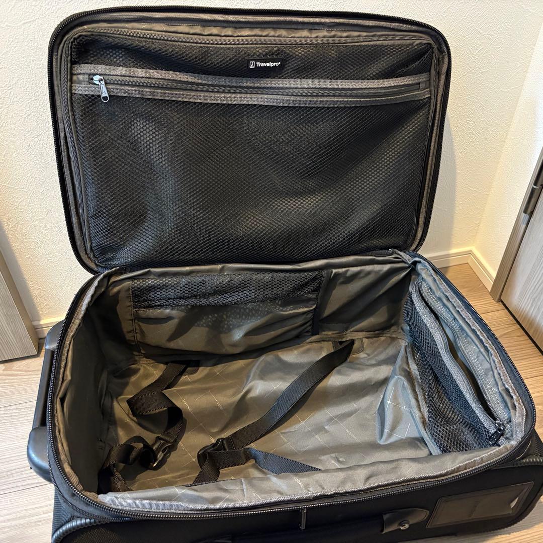 Travelpro FlightCrew 5 22” Expandable