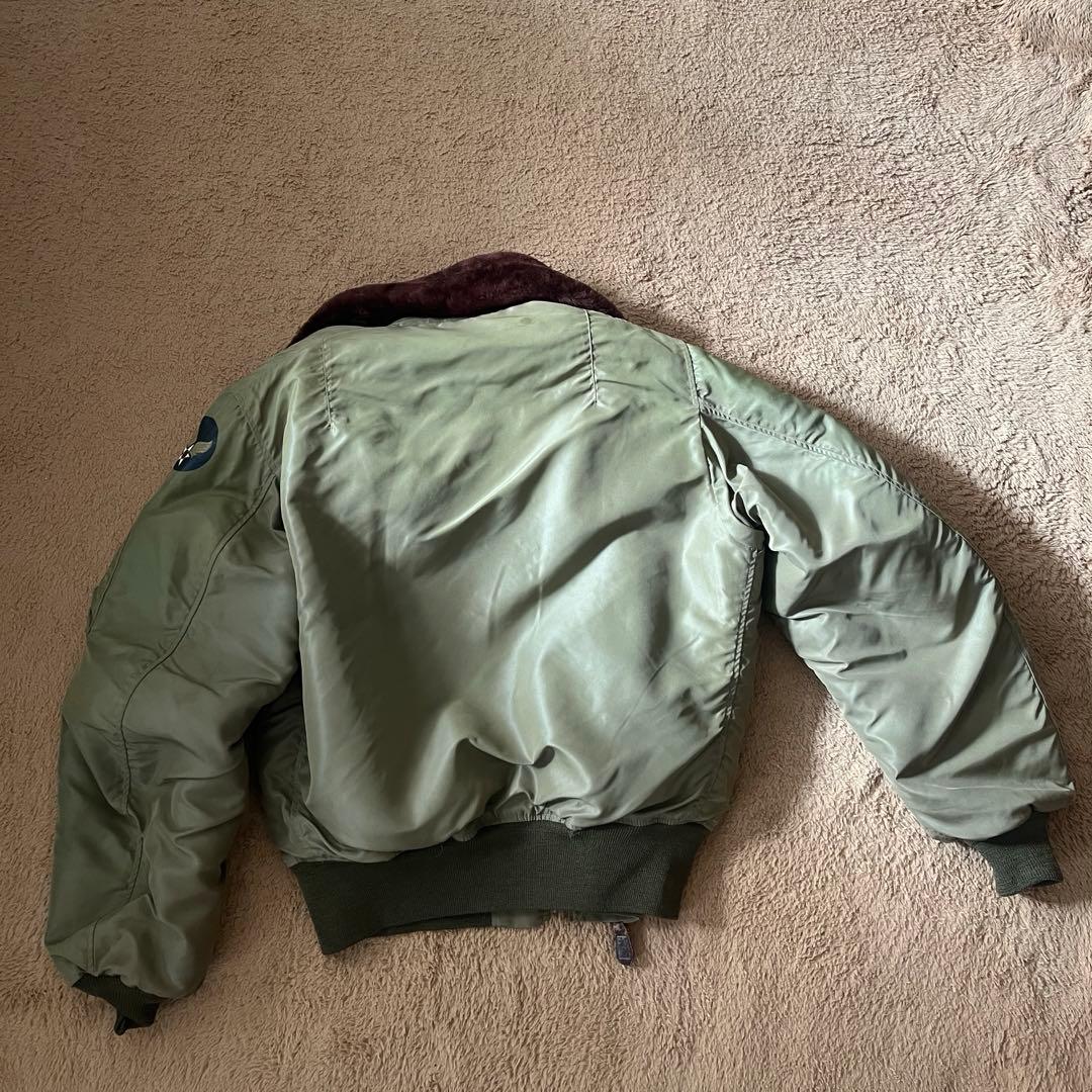 オリーブグリーン フライトジャケット