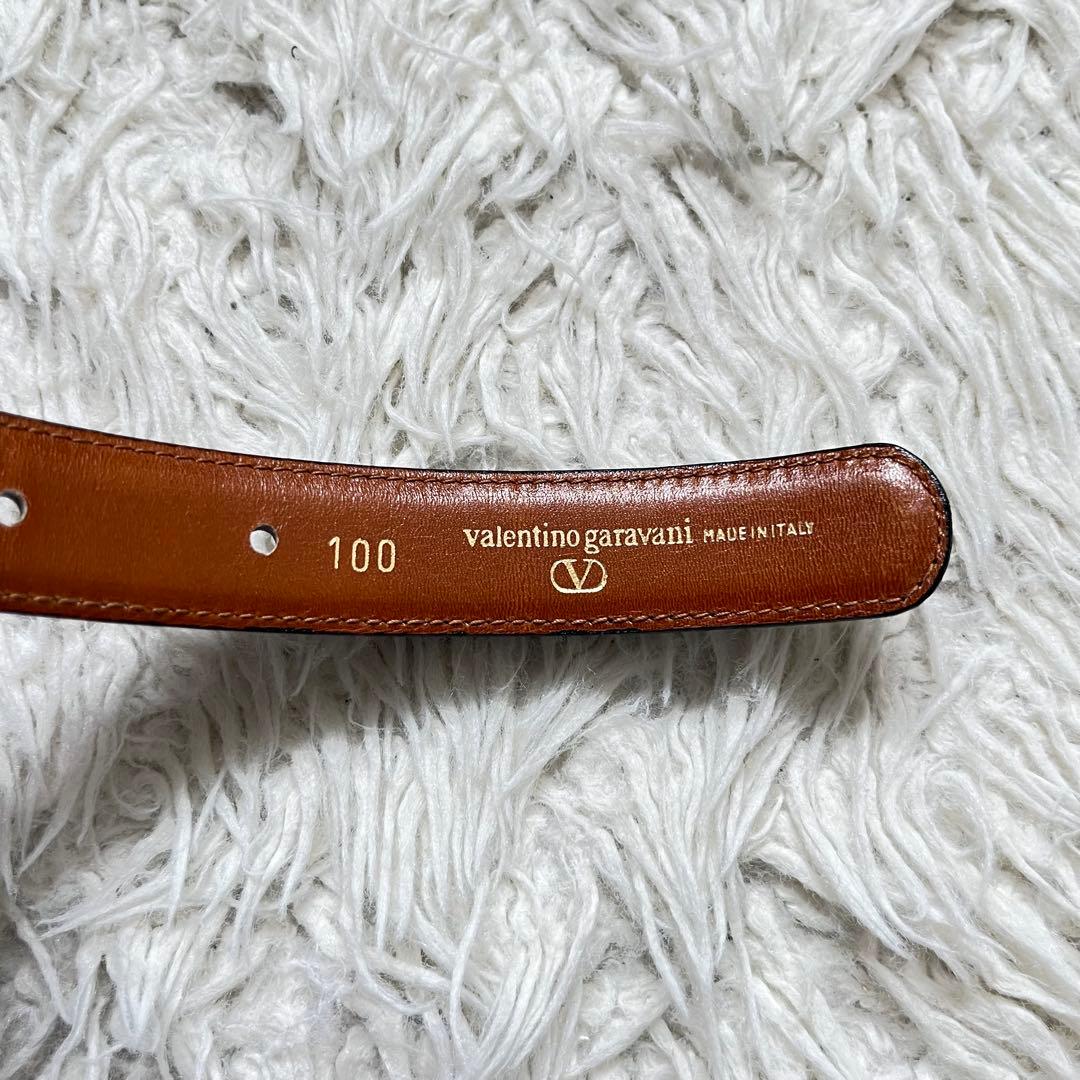 n*p様 美品　VALENTINO GARAVANI　Vロゴ　レザー　ブラック