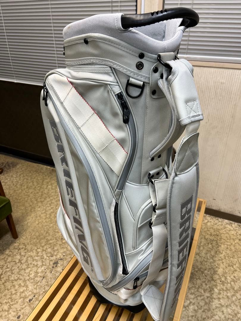 ブリーフィング✖️ GRAPHITE DESIGN CR-10 キャディバッグ