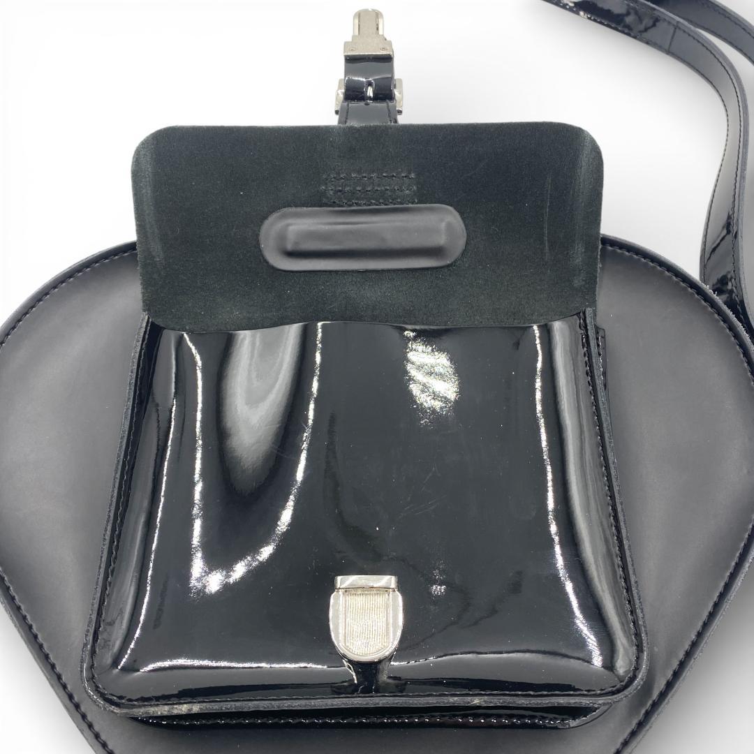 【人気品】Dr.Martens ハート レザーバックパック ショルダーバッグ