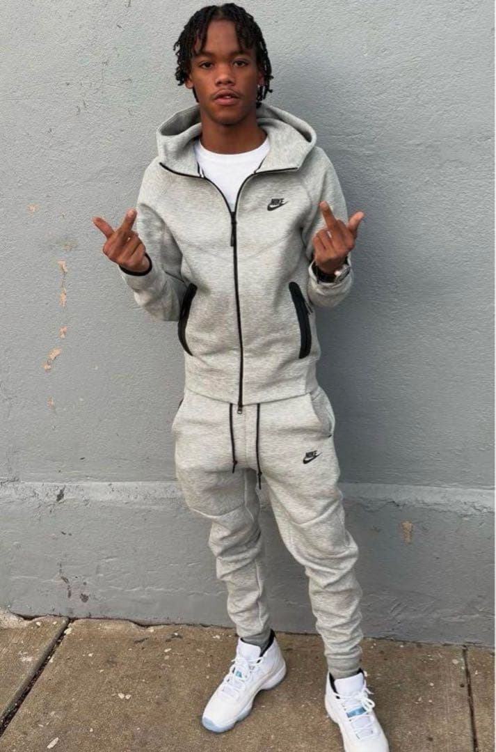 ナイキ メンズS 4代目テックフリース グレー セットアップ 149