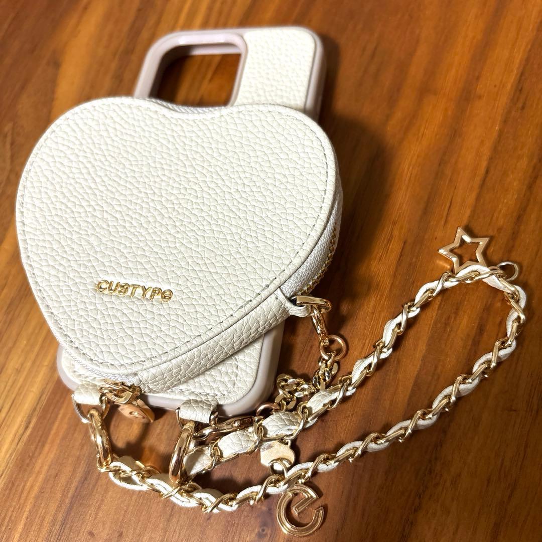 CUSTYPE ハート型ポーチ付きiPhone15Pro ケース