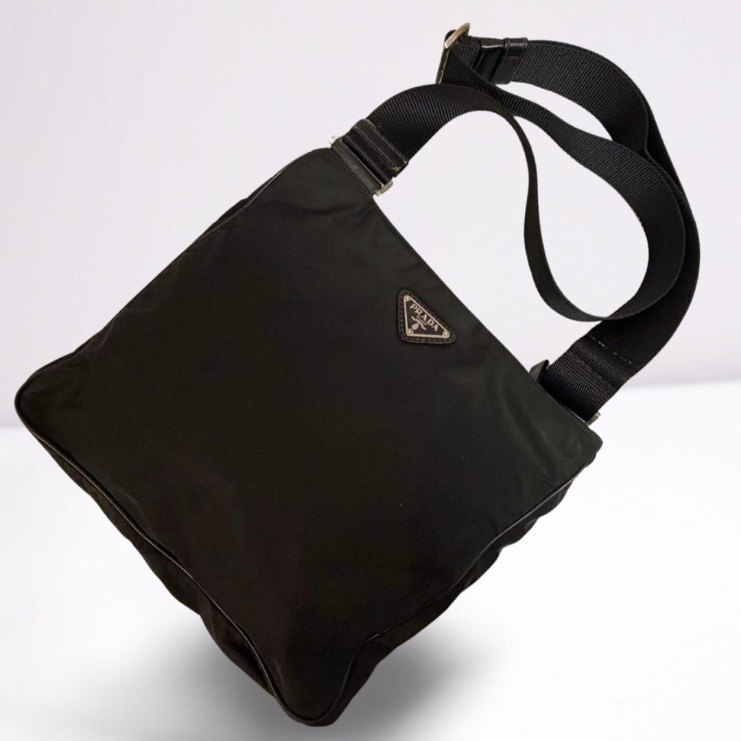 【正規品】プラダ PRADA ショルダーバッグ ナイロン 三角ロゴ 黒 男女兼用