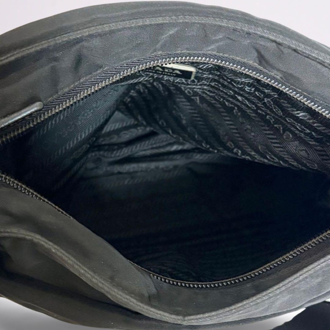 【正規品】プラダ PRADA ショルダーバッグ ナイロン 三角ロゴ 黒 男女兼用