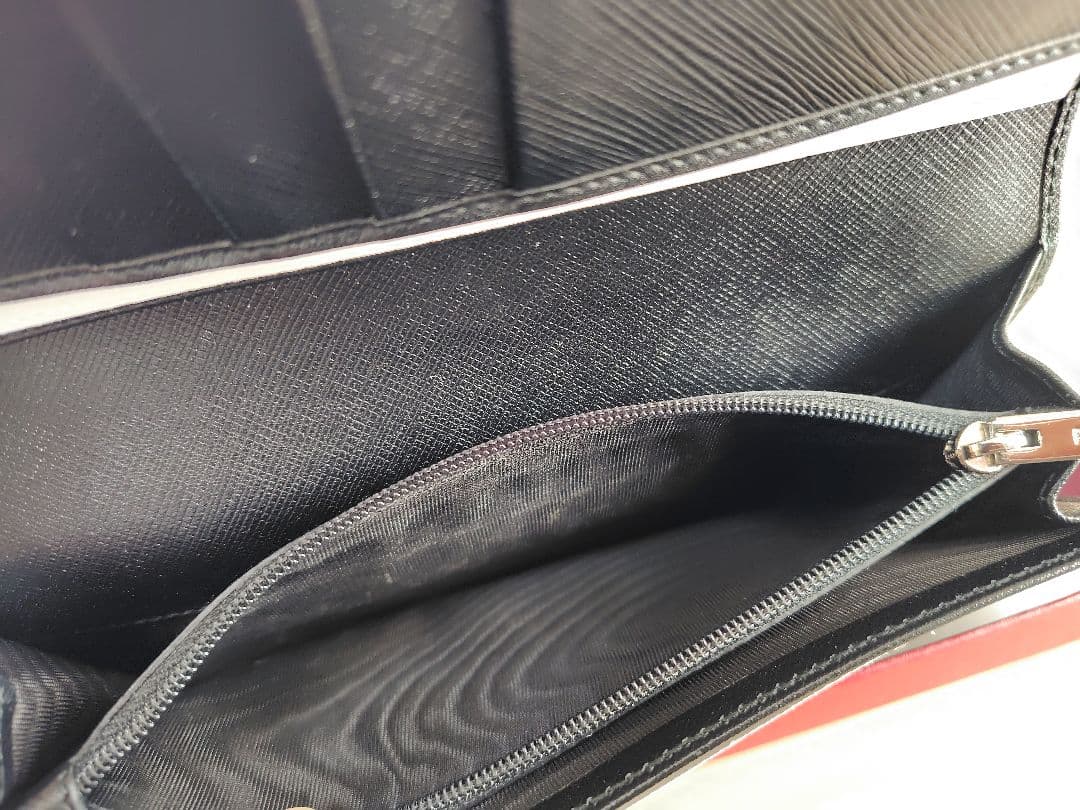 美品　Ferragamo　フェラガモ　ヴァラ　リボン　長財布　JP22-B480