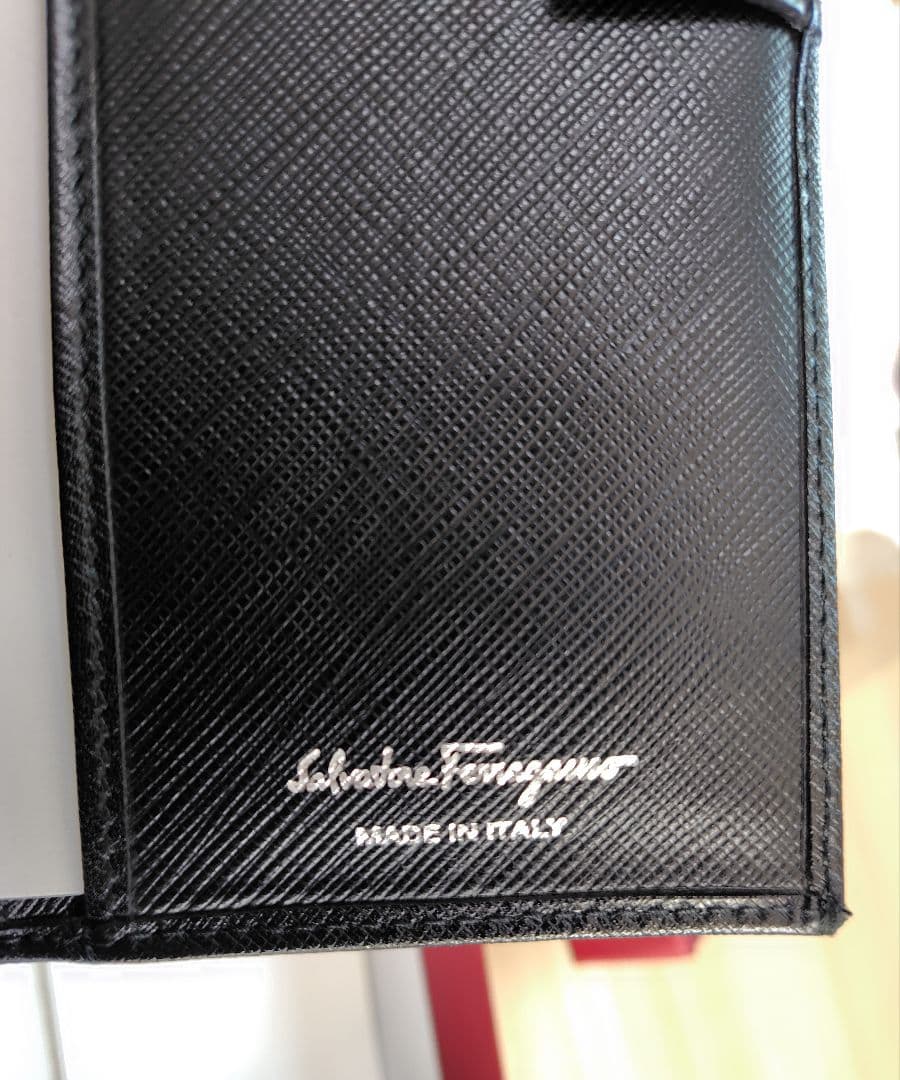 美品　Ferragamo　フェラガモ　ヴァラ　リボン　長財布　JP22-B480