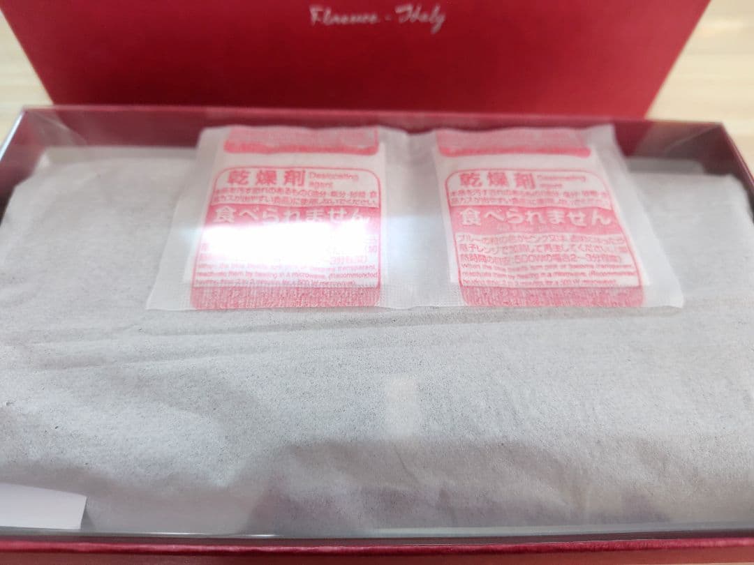 美品　Ferragamo　フェラガモ　ヴァラ　リボン　長財布　JP22-B480