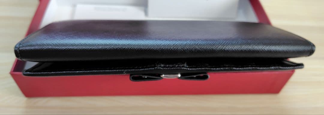 美品　Ferragamo　フェラガモ　ヴァラ　リボン　長財布　JP22-B480