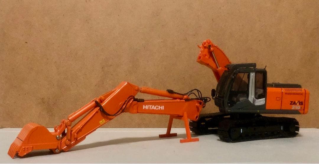 日立建機HITACHI ZAXIS210K 分割ブーム式油圧ショベル1/40