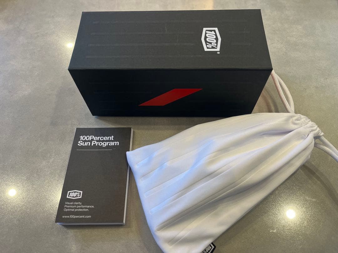 １００％ ワンハンドレッド サングラス