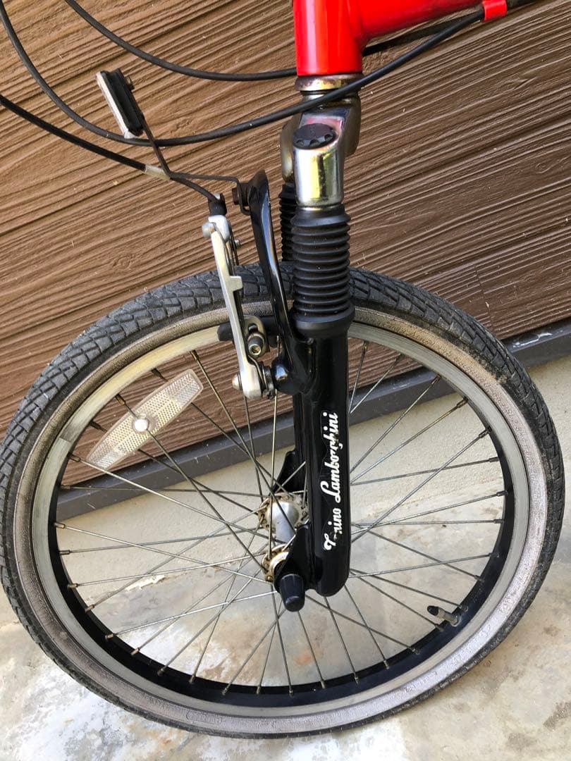 赤い折りたたみ自転車 オフィシャルサイクル