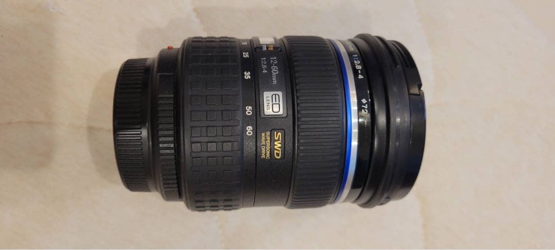 ZUIKO DIGITAL ED 12-60mm F2.8-4.0 SWD傷有