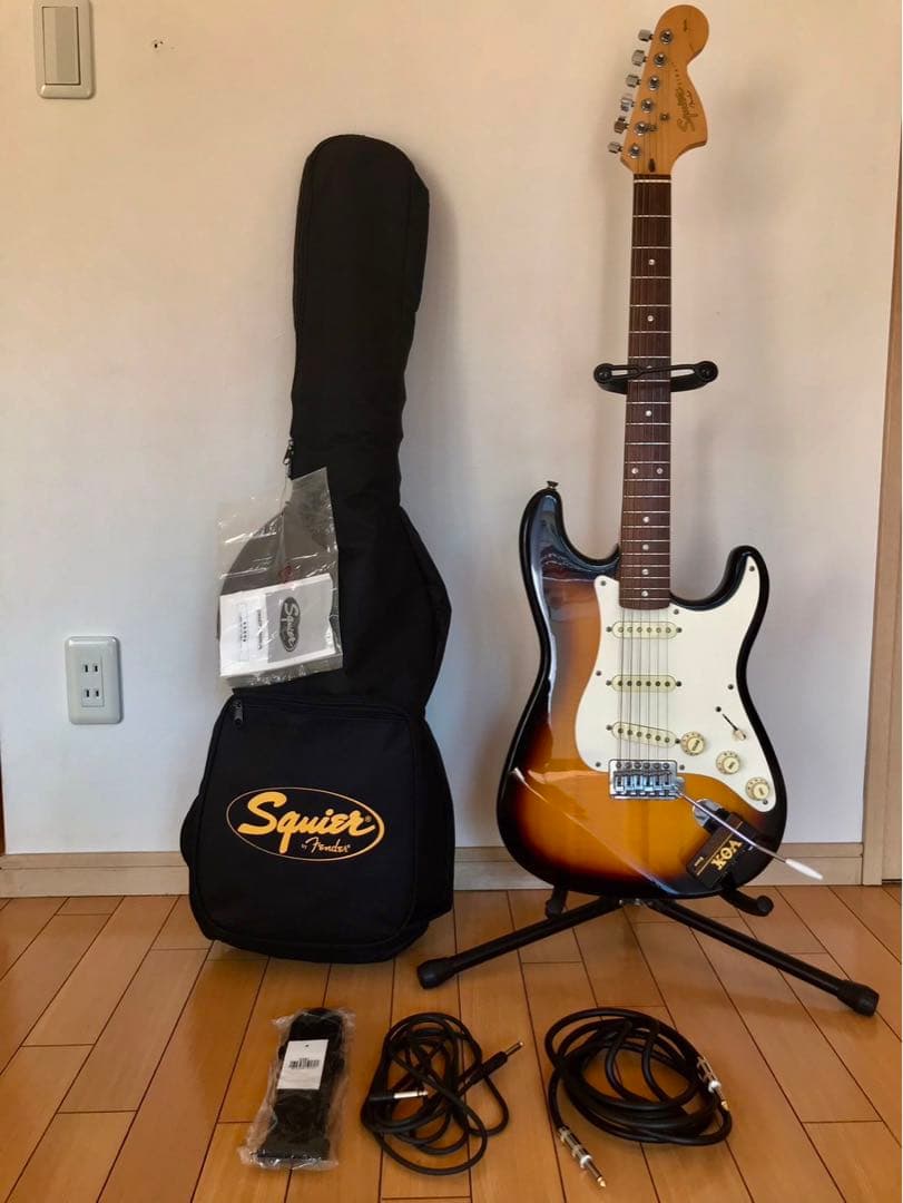 Squier Stratocaster サンバースト ギター