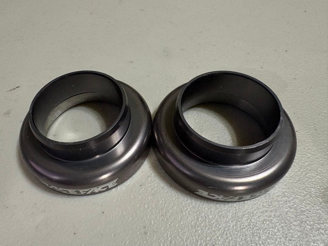 貴重 RACE FACE レースフェイス ☆Real Seal DH 1-1/8