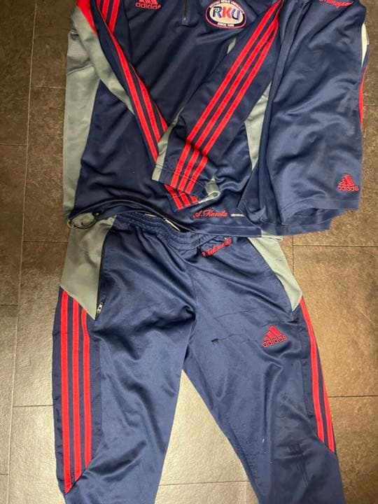 人気 流通経済大学サッカー部 ジャージ上下ハーフパンツ付き