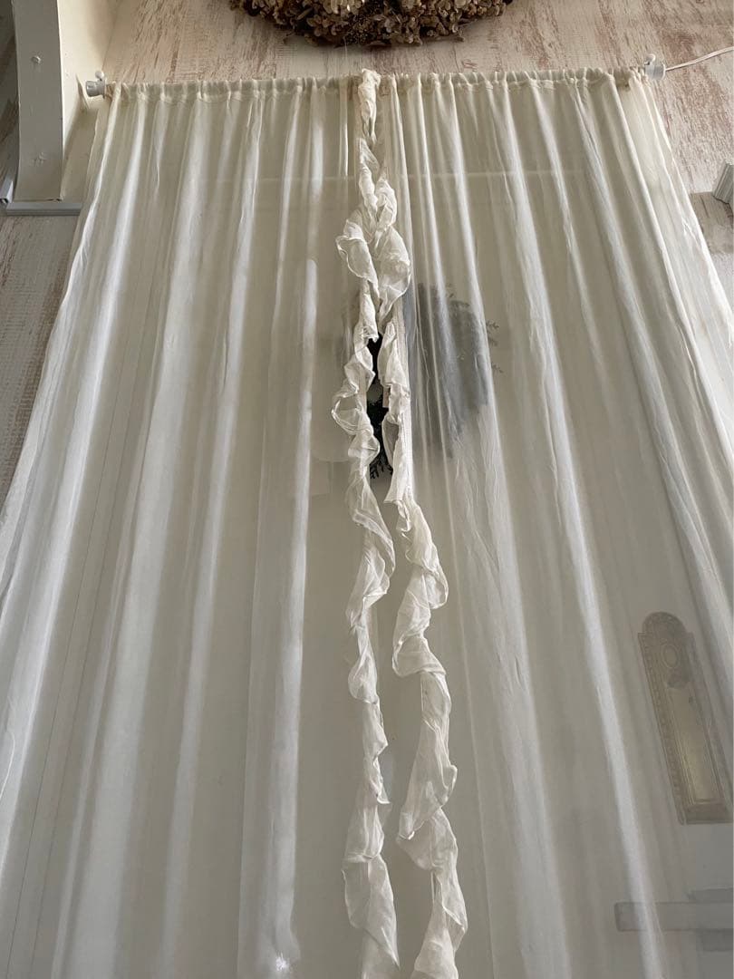 フランスアンティーク　フランスの玄関ドア　エクリュ アンティークレース　カーテン