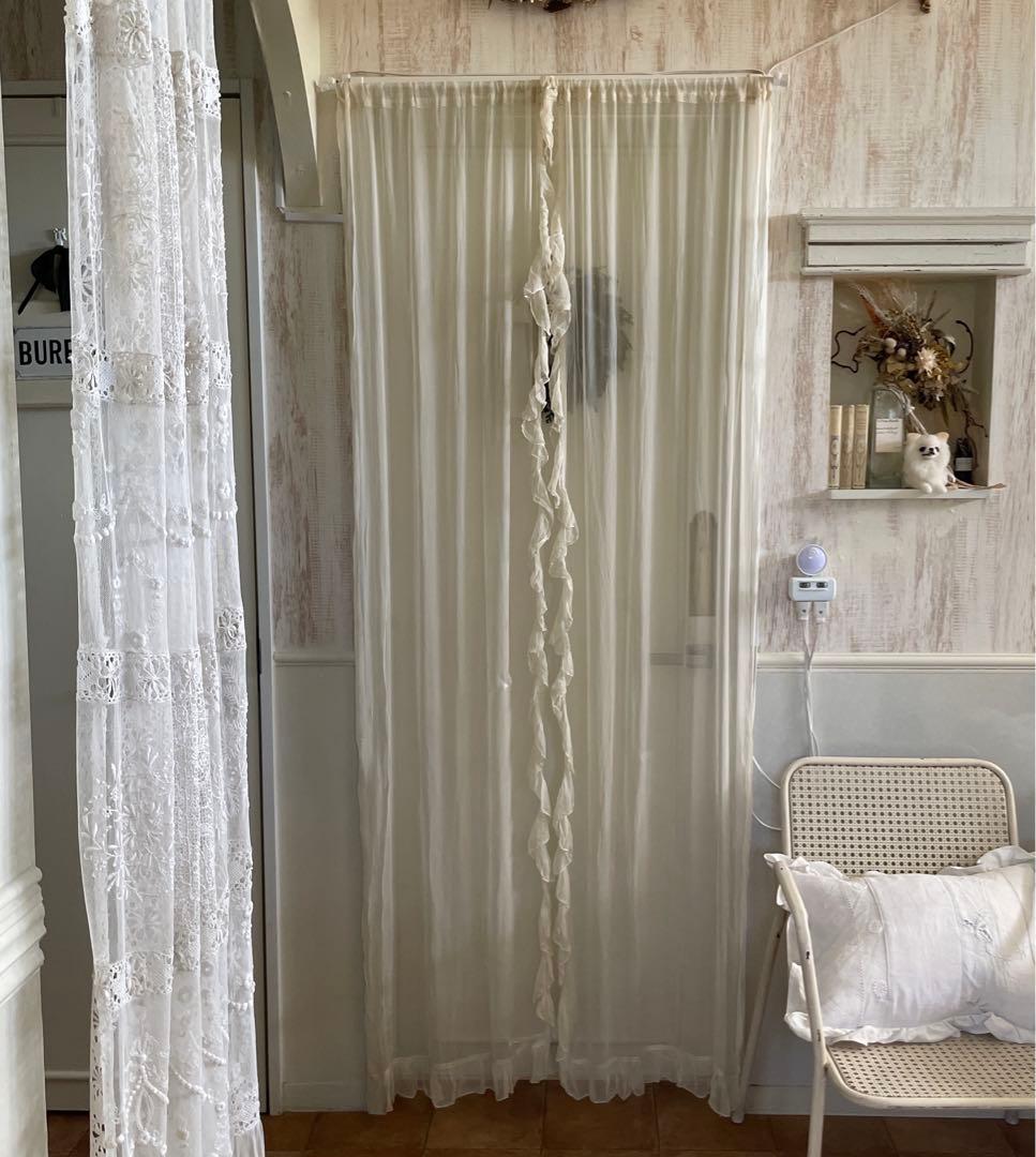 フランスアンティーク　フランスの玄関ドア　エクリュ アンティークレース　カーテン