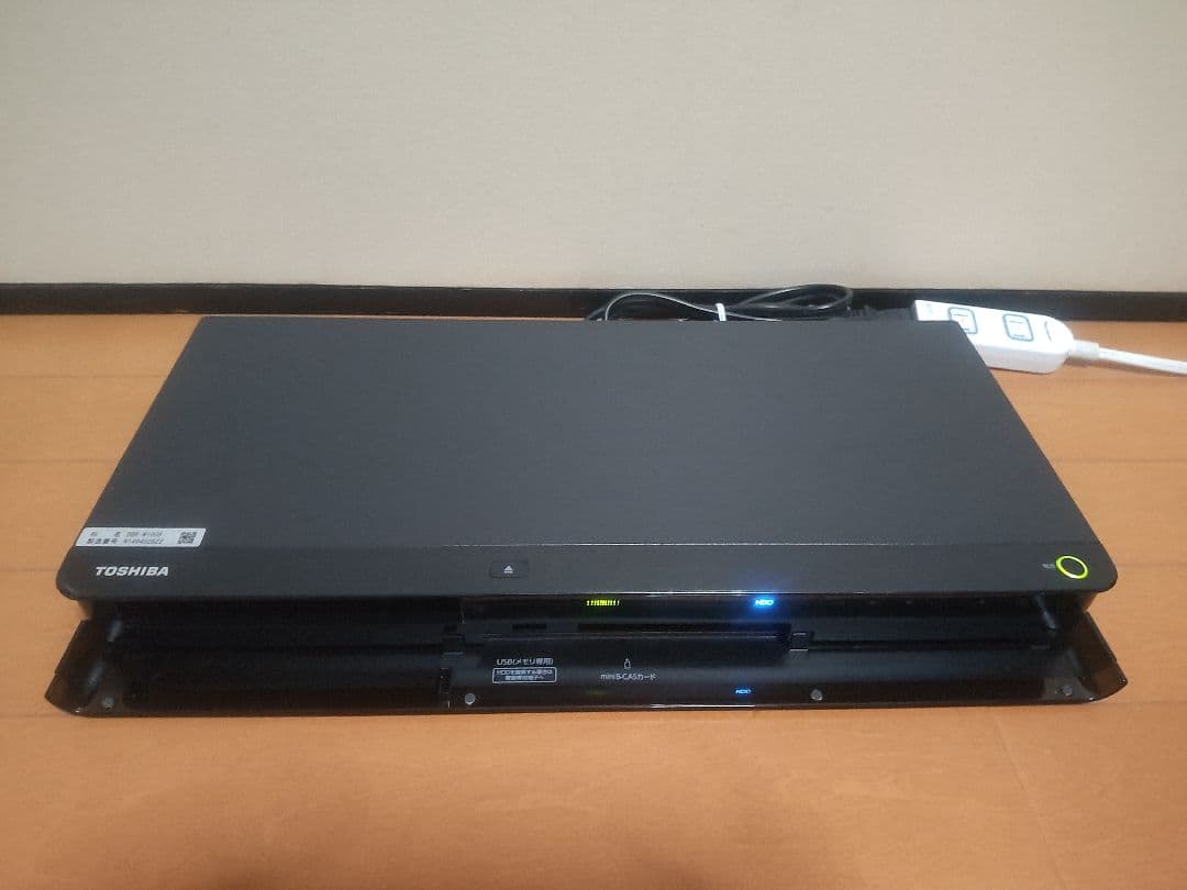 東芝　REGZA　DBR―W1009 1TB→3TB プチメンテ済み