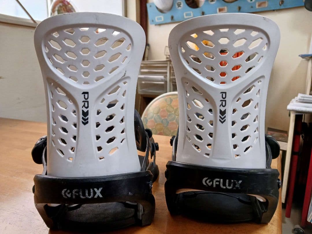 FLUX PR　Lサイズ　色　ホワイト/ブラック