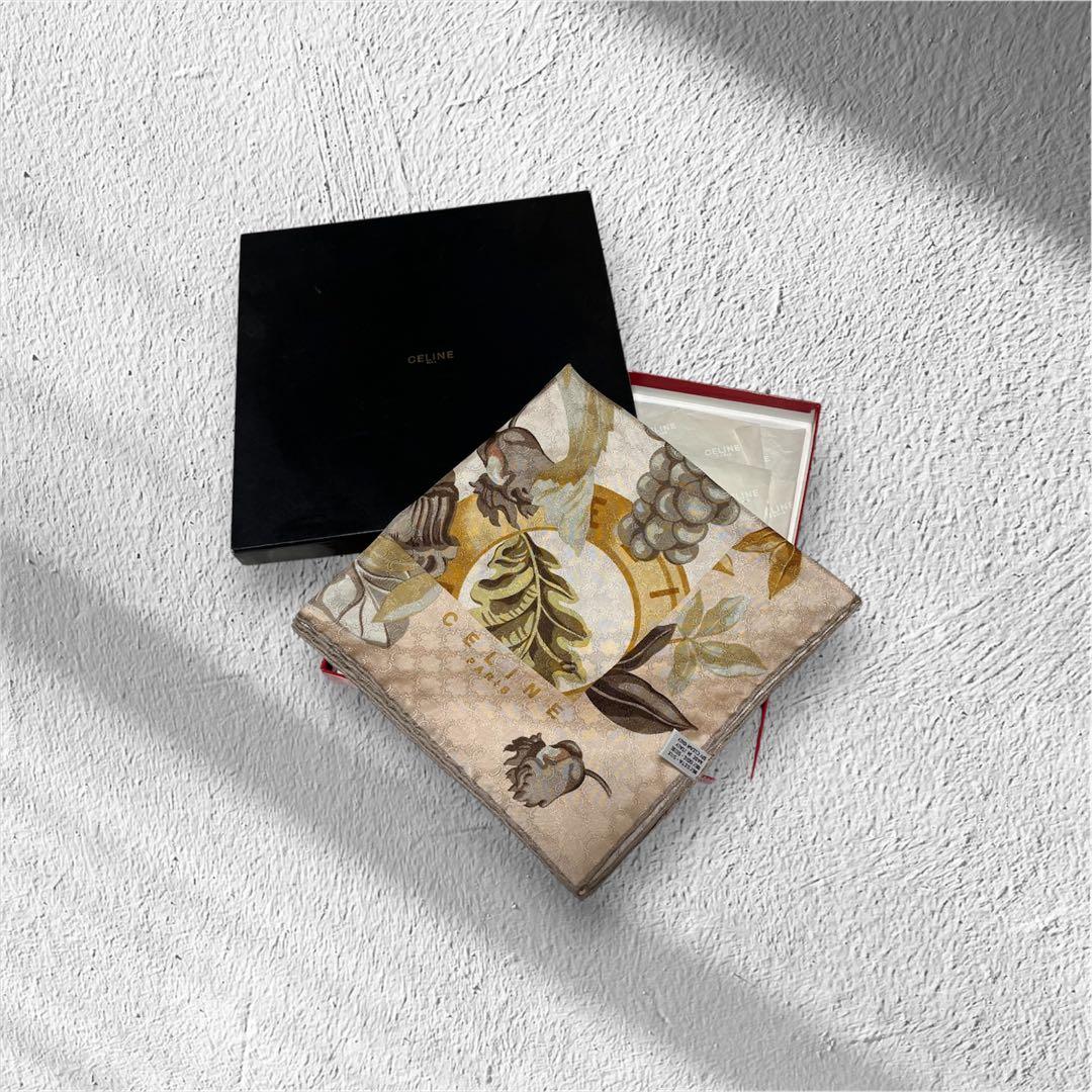 未使用CELINE セリーヌ シルク大判スカーフ