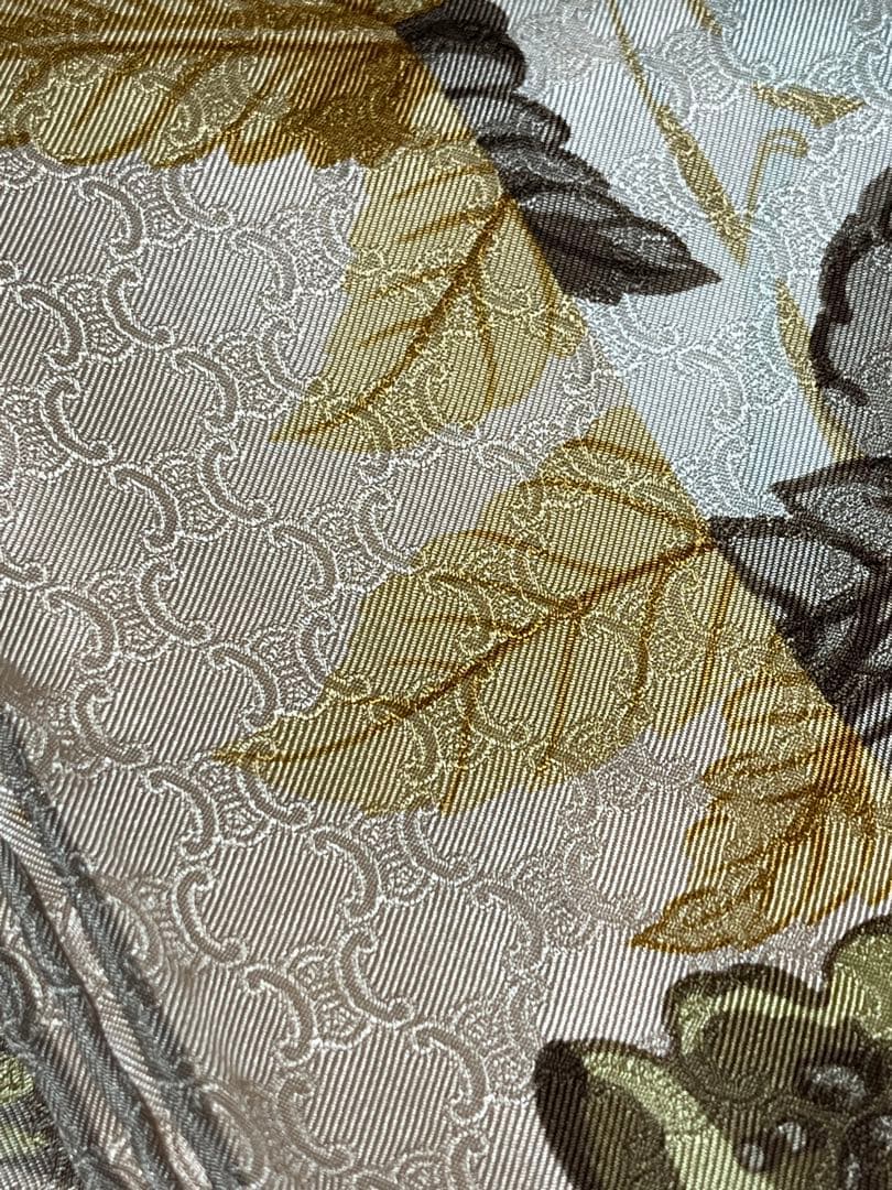 未使用CELINE セリーヌ シルク大判スカーフ